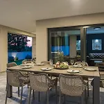 Apartamento Special Offer! New Luxury With Pool, Fitness, Outdoor Bar&grill Buje
