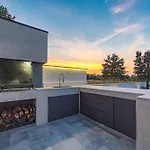 Special Offer! New Luxury With Pool, Fitness, Outdoor Bar&grill Buje