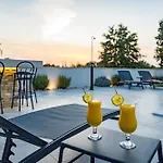 Apartamento Special Offer! New Luxury With Pool, Fitness, Outdoor Bar&grill