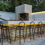 Special Offer! New Luxury With Pool, Fitness, Outdoor Bar&grill *